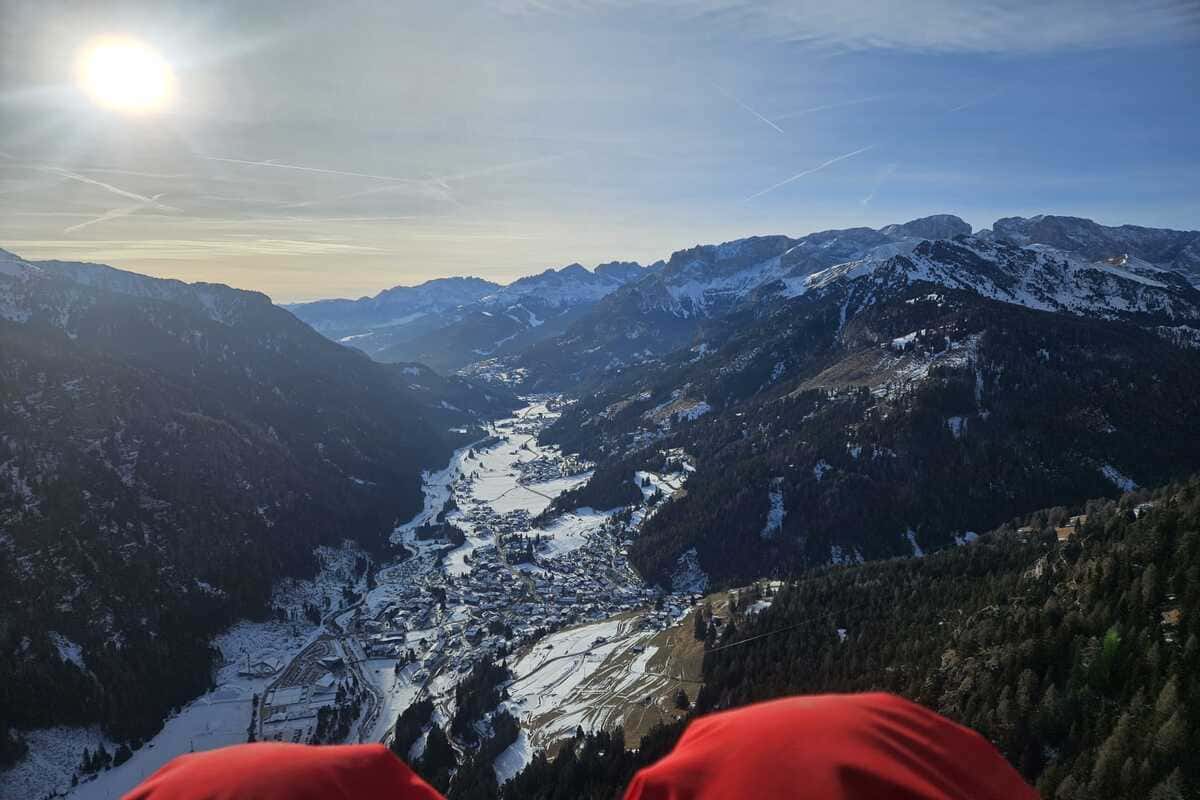 https://www.casamuffolina.it/immagini_pagine/661/volo-in-parapendio-661.jpg